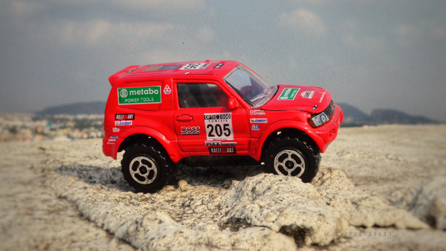 Illustration for article titled ORAT: 2002 Rallye Tunisie Winner - The 205 Mitsubishi Pajero